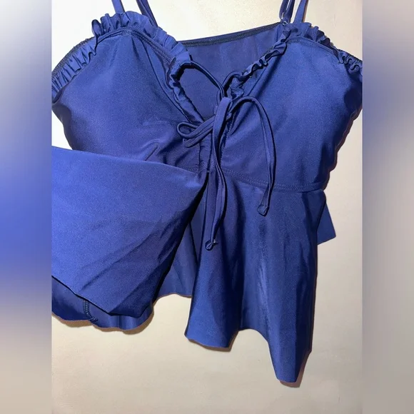 Woman bathing suit - Picture 2 of 4